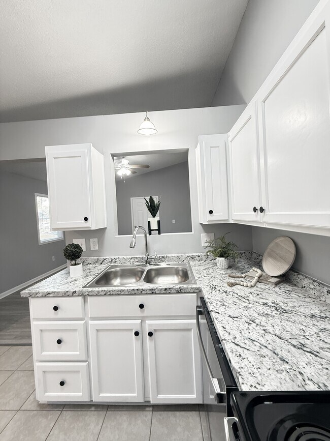 Building Photo - 506 Idlewood Cir