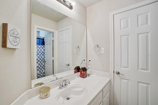 Building Photo - 10153 Ferry Farm Ln