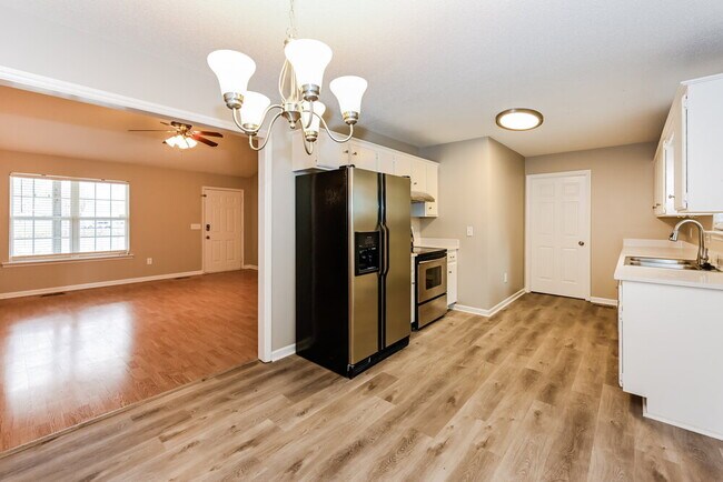 Building Photo - 2227 Sawmill St