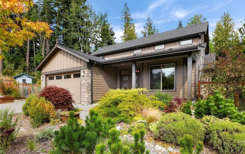 Building Photo - 697 Chuckanut Dr N