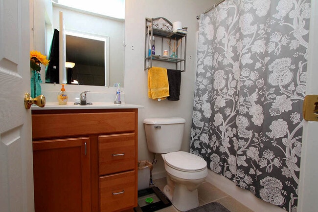 Building Photo - 37 Red Plank Wy