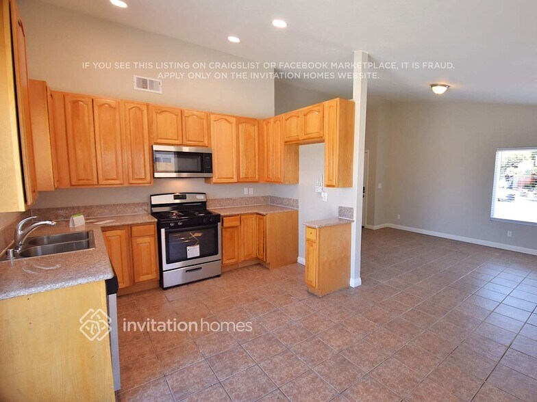 Building Photo - 15720 Shadow Mountain Ln
