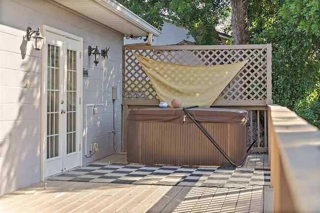 Building Photo - 5080 Oaklawn Ln