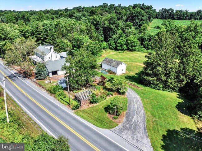 Building Photo - 4551 Colebrook Rd