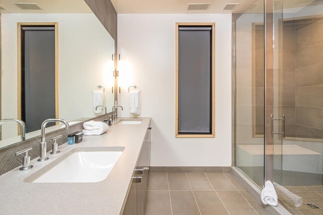 Building Photo - 4 Boathouse Way