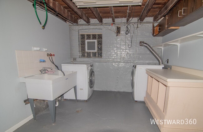 Building Photo - 4246 N Menard Ave