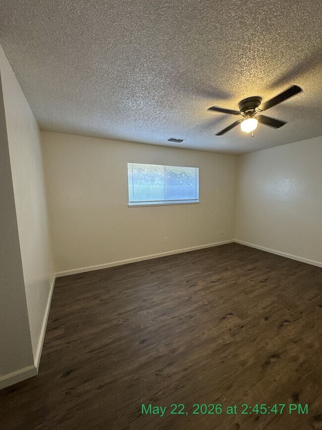 Building Photo - 1566