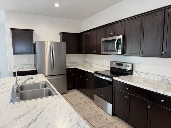 Building Photo - 9427 E Alfalfa Dr