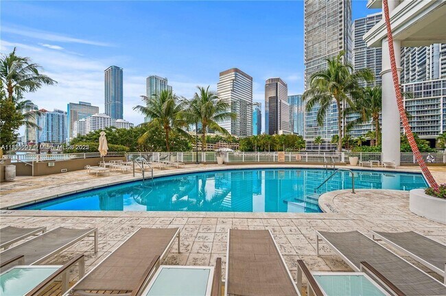 Building Photo - 801 Brickell Key Blvd