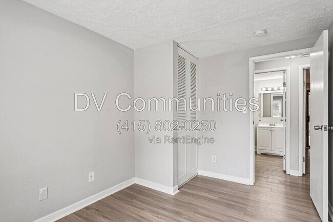 Building Photo - 3531 Tewksbury Dr SW