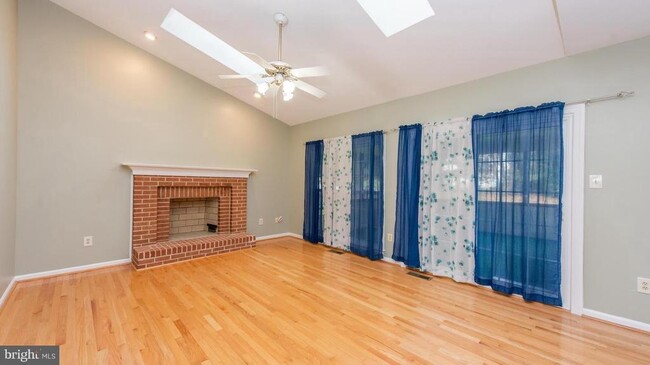 Building Photo - 3871 Woodville Ln