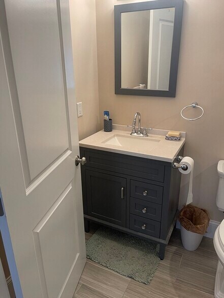 Primary Photo - 7 Wendell Plz