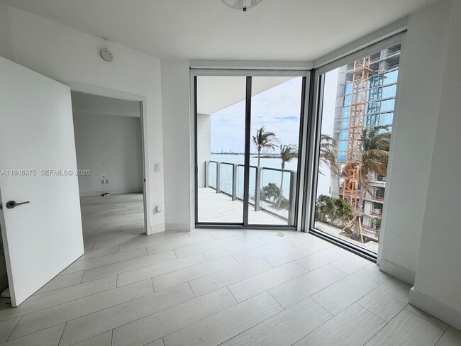 Building Photo - 2900 NE 7th Ave