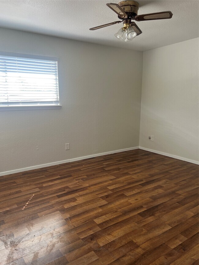 Building Photo - 6111 Beverly Hill St