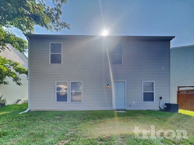 Building Photo - 2168 Olympia Dr