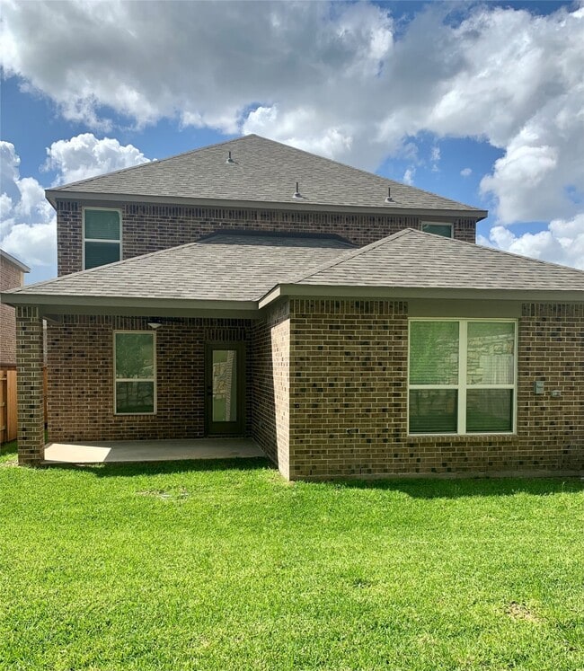 Building Photo - 6151 White Spruce Dr