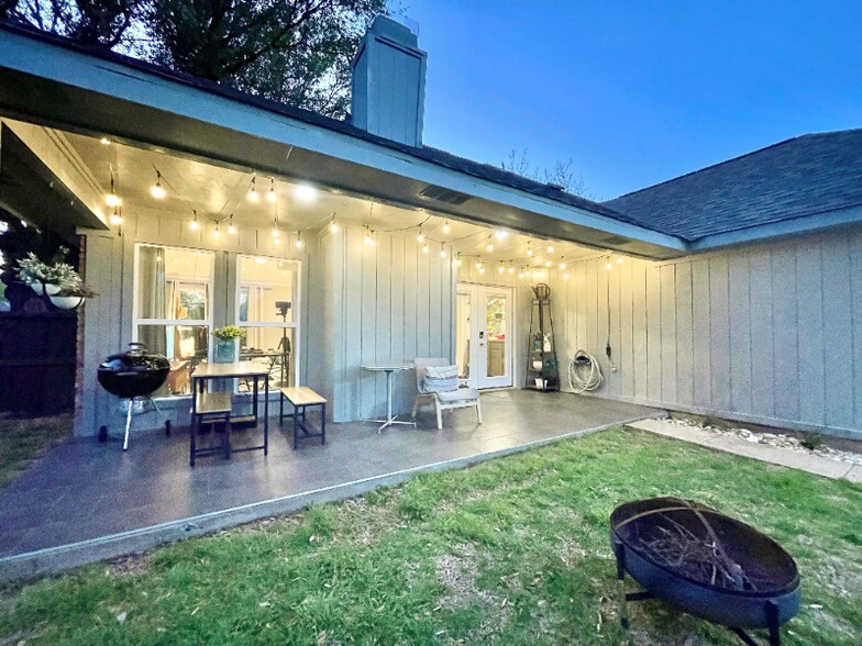 Building Photo - 3008 Osceola Dr