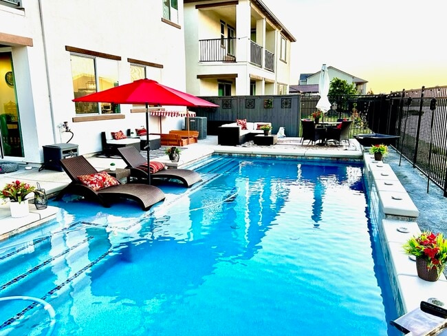 Building Photo - 6901 Tailwind Ln