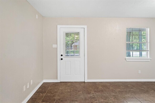 Building Photo - 202 Penick Rd