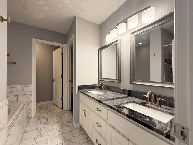 Building Photo - 2018 Tranquil Ln