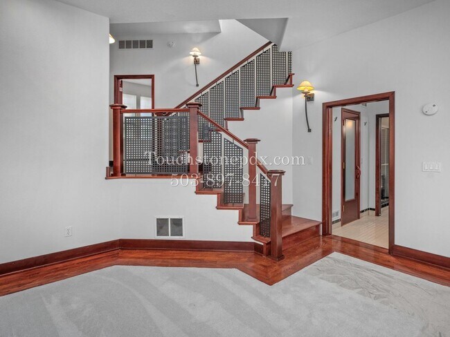 Building Photo - 6254 SW Burlingame Ave