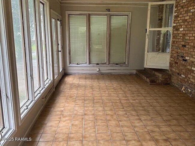 Building Photo - 311 S Morgan Ave