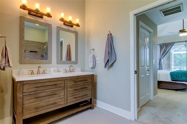 Building Photo - 1421 Beach Club Ln