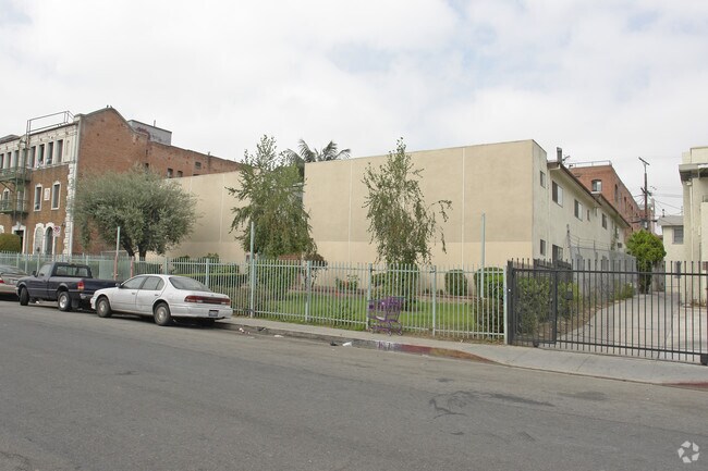 Building Photo - 241 S Alexandria Ave