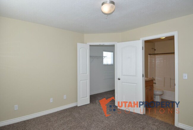 Building Photo - 11763 Currant Dr