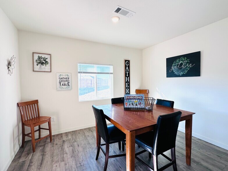 Building Photo - 950 Kathryn Ct