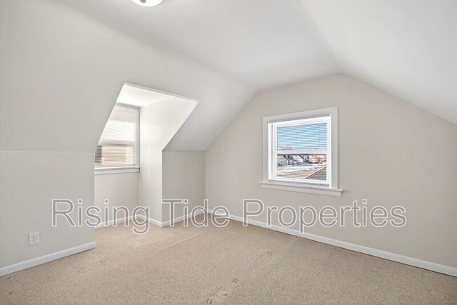 Building Photo - 1937 N Sunny Ridge Rd