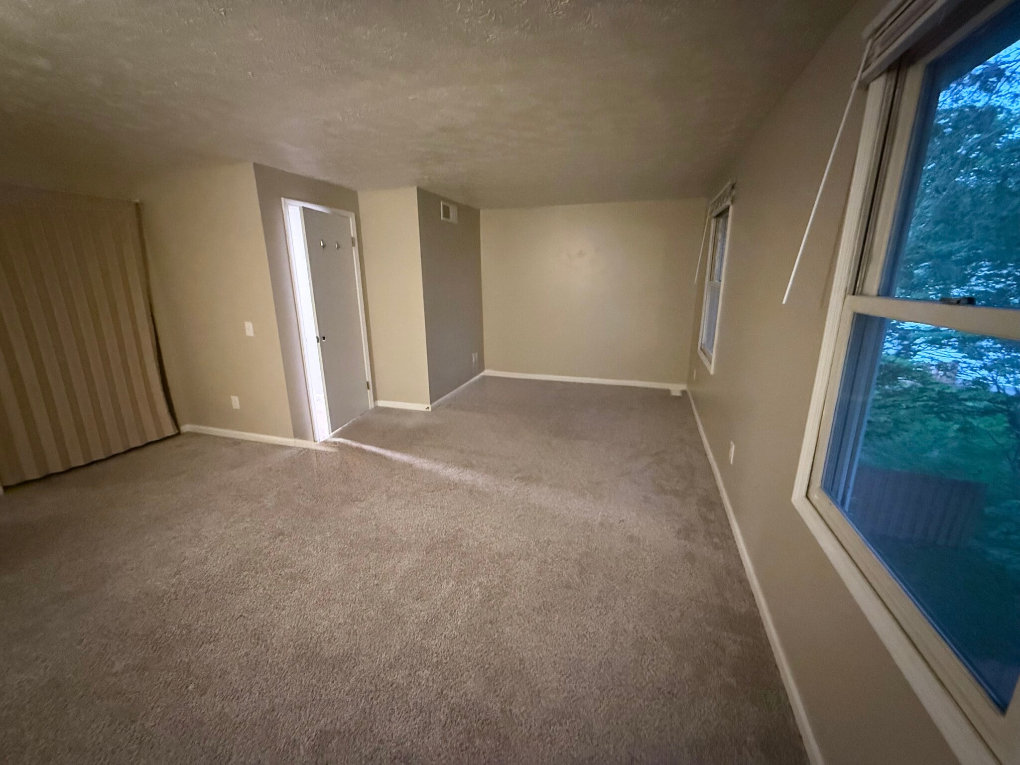 Building Photo - 1083 Cunningham Dr
