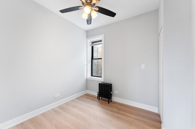 Building Photo - 1546 W Jonquil Terrace