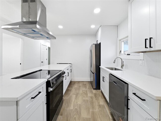 Building Photo - 2090 Moran Ave