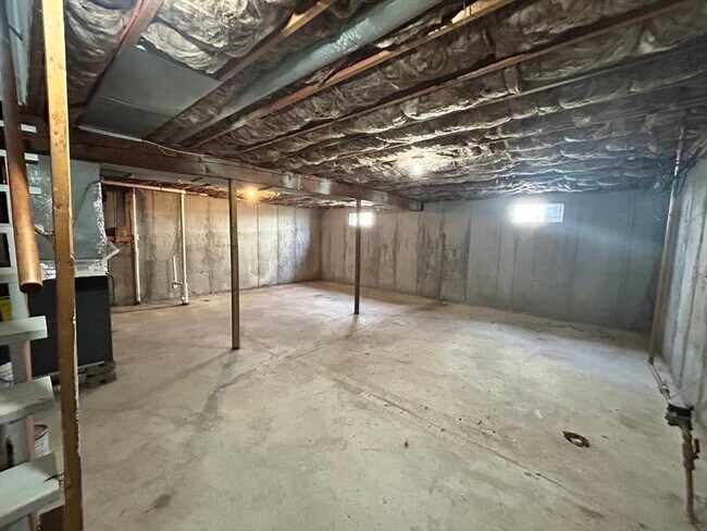 Building Photo - 38 Reservoir St