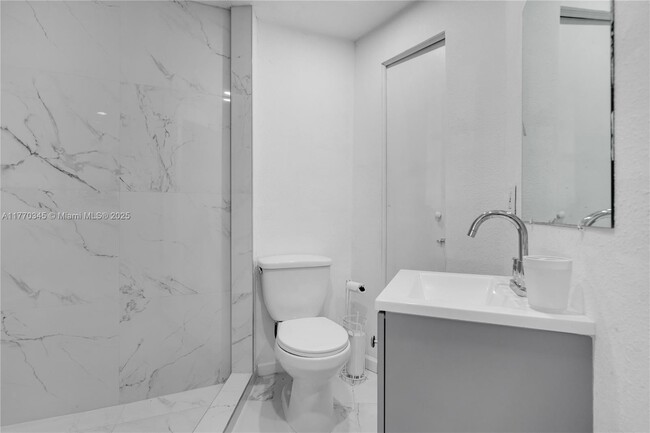 Building Photo - 3494 SW 56th Ave