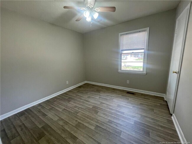 Building Photo - 323 Cadmium Ct
