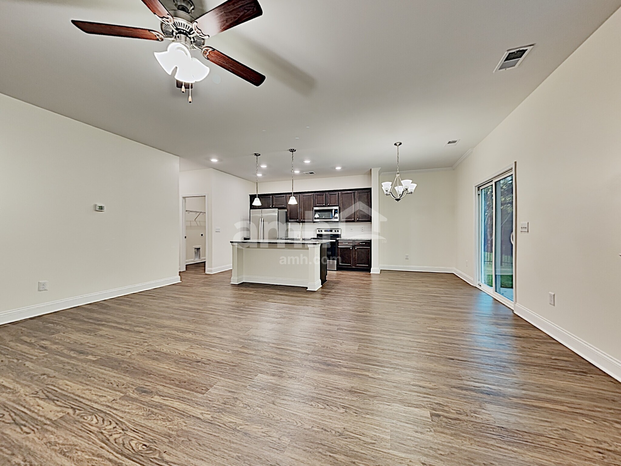 Building Photo - 121 Sweet Gum Dr