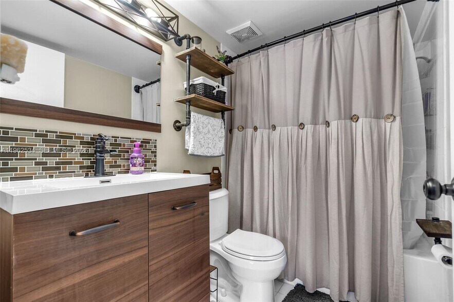 Building Photo - 12178 Saint Andrews Pl