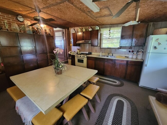 Building Photo - Beautiful Country home in Lakeland