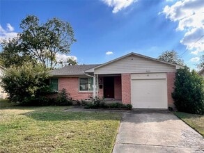 Building Photo - 421 Jolee St