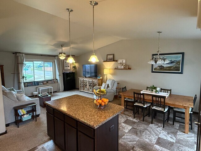 Building Photo - ~ APPLICATIONS PENDING ~ 4 Bedroom, 3 Bath...