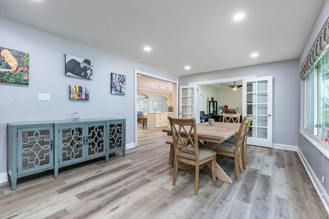 Building Photo - Virginia Park Gem, Renovated 3 Bed, 2 Car Garage, Large Private Backyard