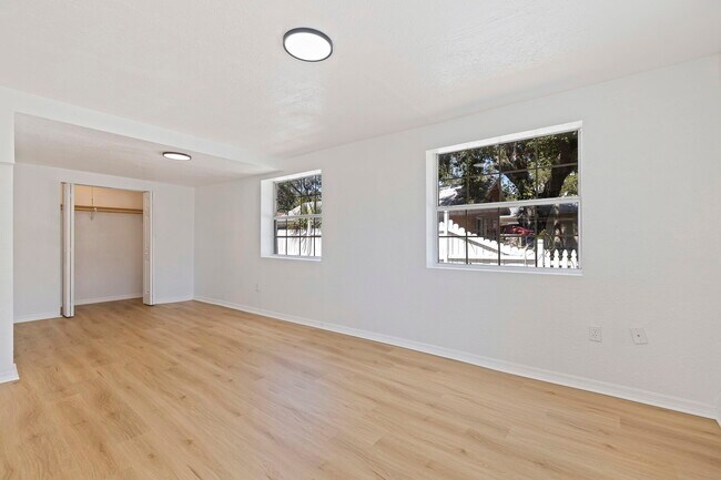 Building Photo - 2710 22nd Ave S