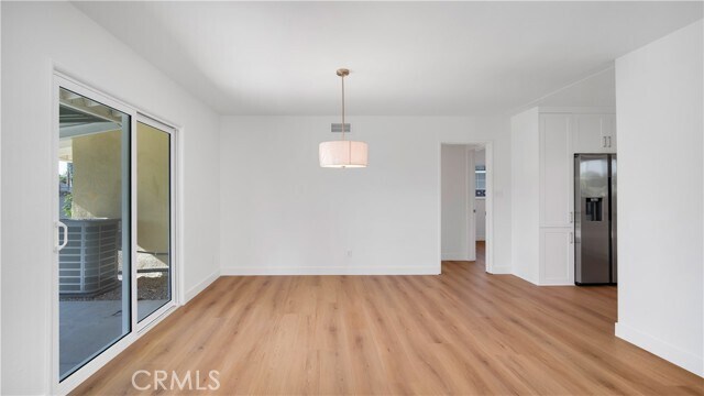 Building Photo - 1152 W Wakefield Ave