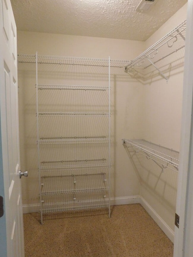 Building Photo - 408 Sweet Gum Way