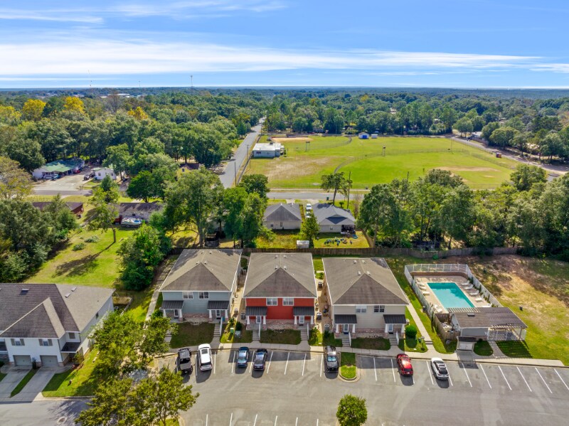Building Photo - 813 Arbor Lake Dr