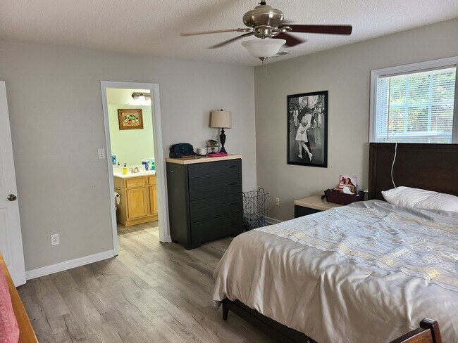 Building Photo - Beautiful 3 bedroom 2 bath home in Sneads Ferry - Seabird Estates