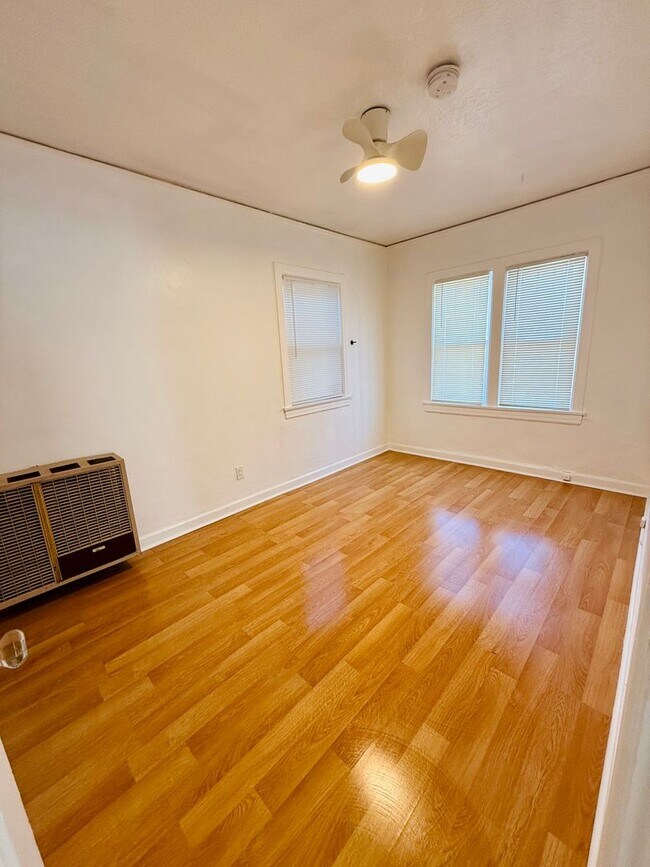 Building Photo - 1801 W 39th St