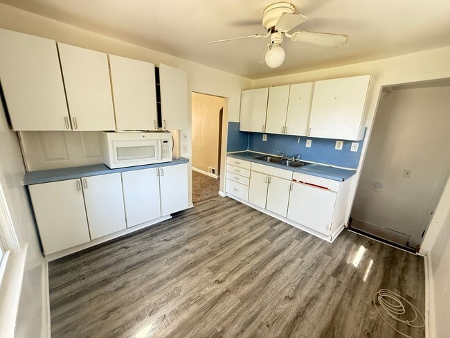 Building Photo - 3 BEDROOM HOME IN WARREN